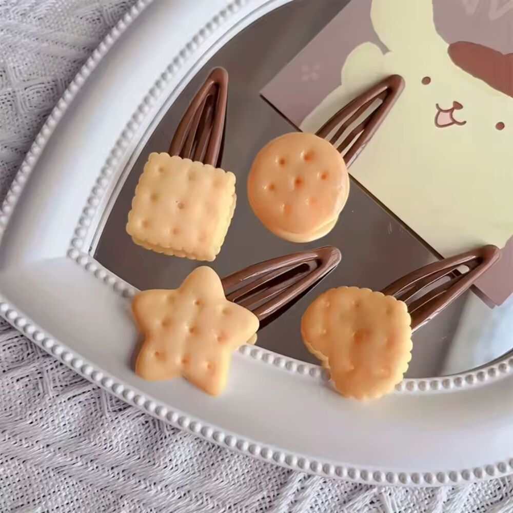 4x Cute Cookie Biscuit Cracker Hair Clips –Snack-Themed Barrettes Set